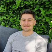 Ciaooo! Mi chiamo Riccardo e sono uno studente al terzo anno di Ingegneria Aerospaziale, sono pronto per aiutarti in matematica!